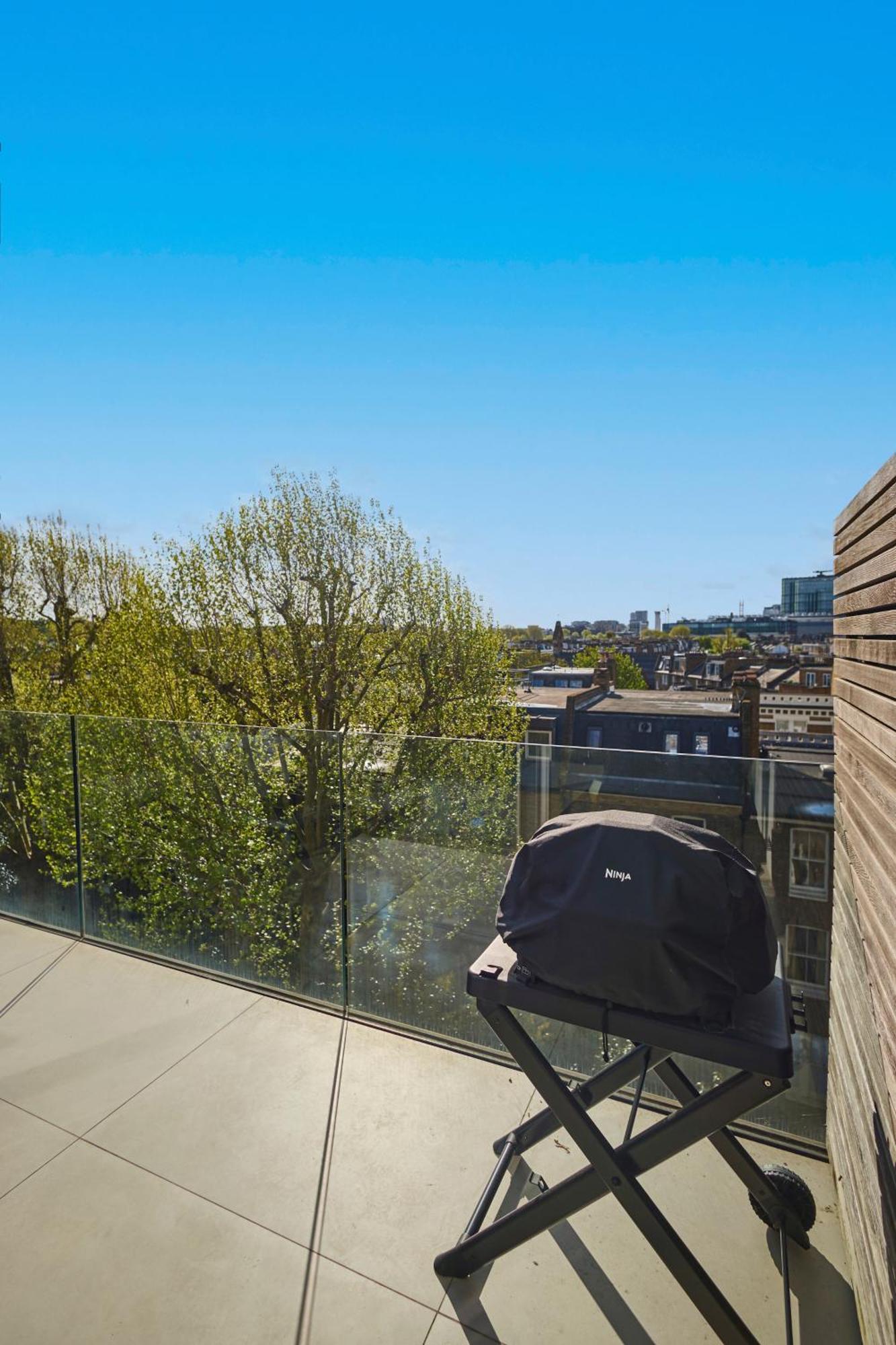 Appartement Modern Penthouse With Balcony & Views